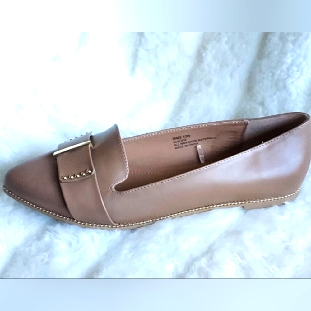 R report size 10W tan/beige flats